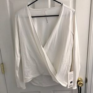 NWT Lululemon Full Freedom Long Sleeve White sz 6